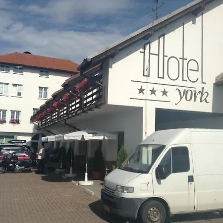 York 3*