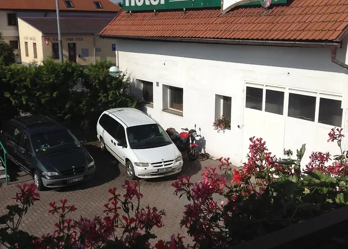 York Hotel 3*